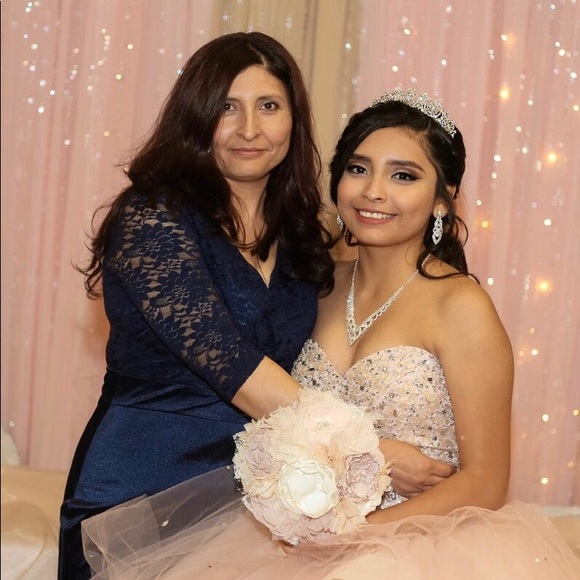 Meet your Posher, Evelia - Picture 1 of 1